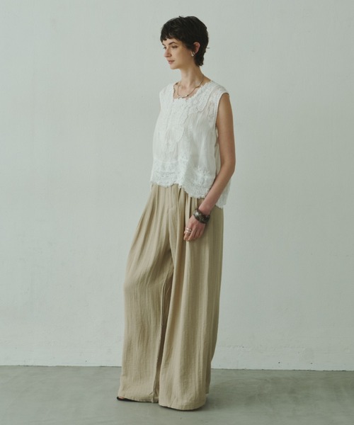 Plumel(プルメル)の「Cotton Lace Sleeveless Tops / コットンレーススリーブレストップス(その他トップス・レディース・ベージュ/ホワイト・MEDIUM)」の14枚目の写真