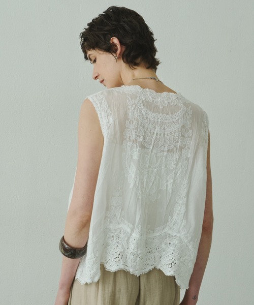 Plumel(プルメル)の「Cotton Lace Sleeveless Tops / コットンレーススリーブレストップス(その他トップス・レディース・ベージュ/ホワイト・MEDIUM)」の10枚目の写真