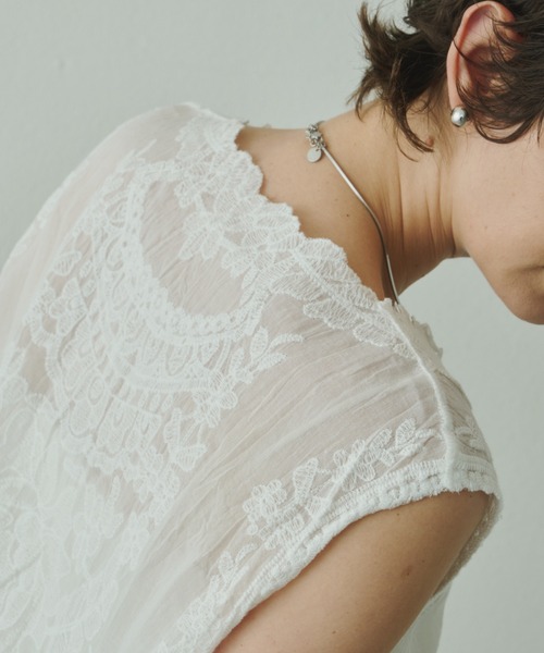 Plumel(プルメル)の「Cotton Lace Sleeveless Tops / コットンレーススリーブレストップス(その他トップス・レディース・ベージュ/ホワイト・MEDIUM)」の12枚目の写真