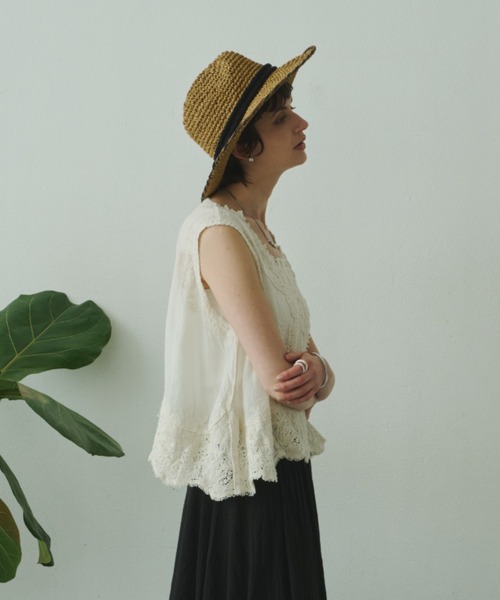 Plumel(プルメル)の「Cotton Lace Sleeveless Tops / コットンレーススリーブレストップス(その他トップス・レディース・ベージュ/ホワイト・MEDIUM)」の21枚目の写真