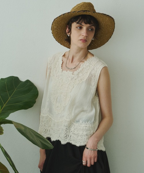 Plumel(プルメル)の「Cotton Lace Sleeveless Tops / コットンレーススリーブレストップス(その他トップス・レディース・ベージュ/ホワイト・MEDIUM)」の17枚目の写真