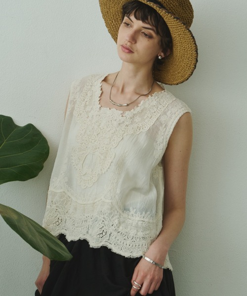 Plumel(プルメル)の「Cotton Lace Sleeveless Tops / コットンレーススリーブレストップス(その他トップス・レディース・ベージュ/ホワイト・MEDIUM)」の19枚目の写真