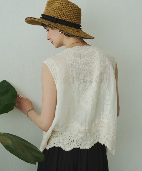 Plumel(プルメル)の「Cotton Lace Sleeveless Tops / コットンレーススリーブレストップス(その他トップス・レディース・ベージュ/ホワイト・MEDIUM)」の22枚目の写真