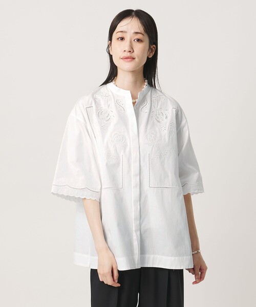 UNITED ARROWS(ユナイテッドアローズ)の「カットワーク シャツ ブラウス(シャツ/ブラウス・レディース・オフホワイト/ネイビー・FREE)」の1枚目の写真