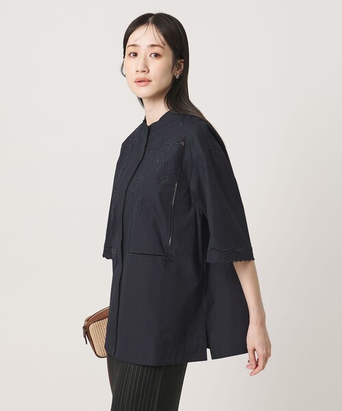 UNITED ARROWS(ユナイテッドアローズ)の「カットワーク シャツ ブラウス(シャツ/ブラウス・レディース・オフホワイト/ネイビー・FREE)」の21枚目の写真