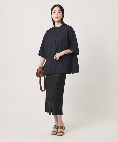 UNITED ARROWS(ユナイテッドアローズ)の「カットワーク シャツ ブラウス(シャツ/ブラウス・レディース・オフホワイト/ネイビー・FREE)」の20枚目の写真