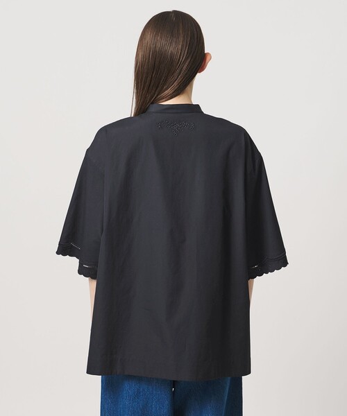 UNITED ARROWS(ユナイテッドアローズ)の「カットワーク シャツ ブラウス(シャツ/ブラウス・レディース・オフホワイト/ネイビー・FREE)」の14枚目の写真