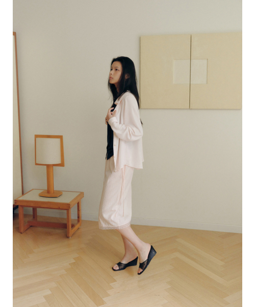 Yuje（ユジェ）の「SHIRRING LACE SKIRT (3color, 2size)（スカート・レディース・ライトピンク/Off White/ブラック・SMALL/MEDIUM）」の6枚目の写真