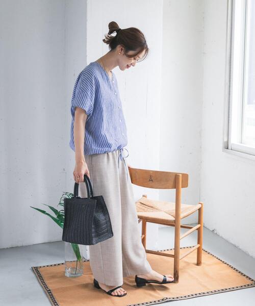 URBAN RESEARCH DOORS(アーバンリサーチドアーズ)の「リネンフレンチスリーブドロストブラウス(シャツ/ブラウス・レディース・ブラック/オフホワイト/ストライプ・FREE)」の13枚目の写真