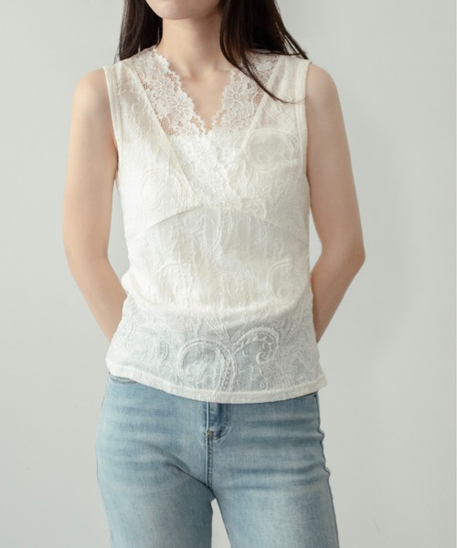 on:nue（オンニュ）の「【on:nue】[着用動画あり！] Vネックレースノースリーブトップス（タンクトップ・レディース・ブラック/ホワイト・FREE）」の5枚目の写真