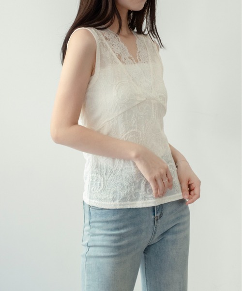 on:nue（オンニュ）の「【on:nue】[着用動画あり！] Vネックレースノースリーブトップス（タンクトップ・レディース・ブラック/ホワイト・FREE）」の6枚目の写真