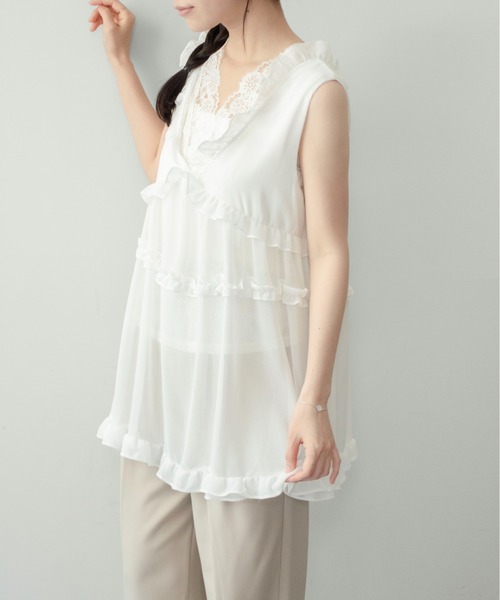 on:nue（オンニュ）の「【on:nue】[着用動画あり！] Vネックレースノースリーブトップス（タンクトップ・レディース・ブラック/ホワイト・FREE）」の21枚目の写真