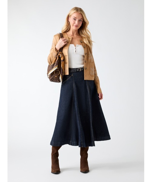 Guess(ゲス)の「OCEANE Suede Beaded Jacket ジャケット(ノーカラージャケット・レディース・キャメル・LARGE/MEDIUM/SMALL/X-SMALL)」の4枚目の写真