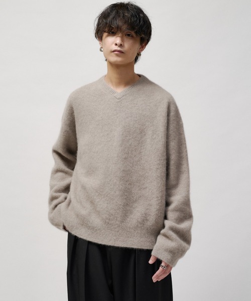 Lui's(ルイス)の「ウールライトVネックニット(ニット/セーター・メンズ・モカ/ブラック/チャコールグレー/ブルー・M/S)」の3枚目の写真