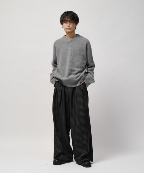 Lui's(ルイス)の「ウールライトVネックニット(ニット/セーター・メンズ・モカ/ブラック/チャコールグレー/ブルー・M/S)」の17枚目の写真