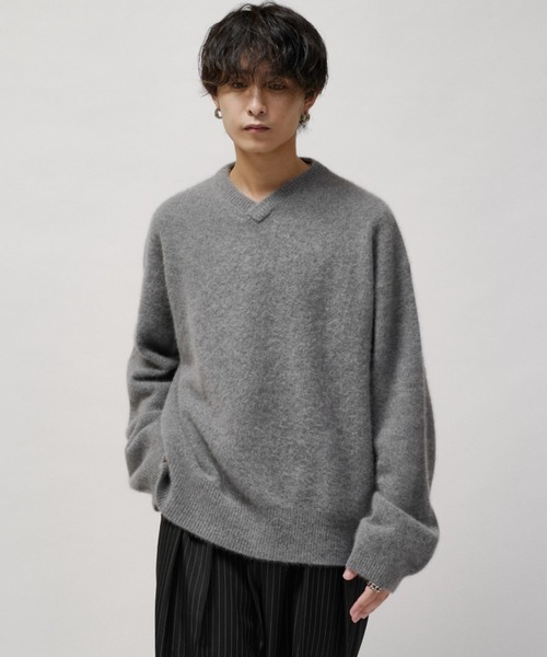 Lui's(ルイス)の「ウールライトVネックニット(ニット/セーター・メンズ・モカ/ブラック/チャコールグレー/ブルー・M/S)」の13枚目の写真