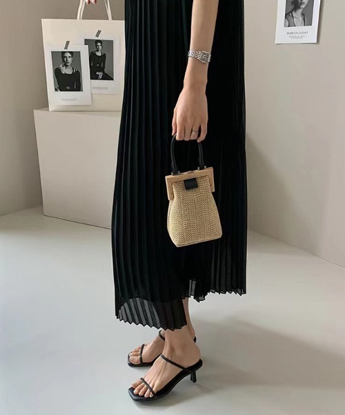 COCOMOMO（ココモモ）の「2wayで楽しむ大人キレイめワンピ シフォンプリーツワンピース プリーツワンピース ノースリーブ ウエストリボン ウエストマーク シフォン ロング ワンピース オフィスカジュアル リゾート 春服 夏服（ワンピース・レディース・ブラック/アイボリー/ライトグレー/ネイビー/ダークグレー・FREE）」の16枚目の写真