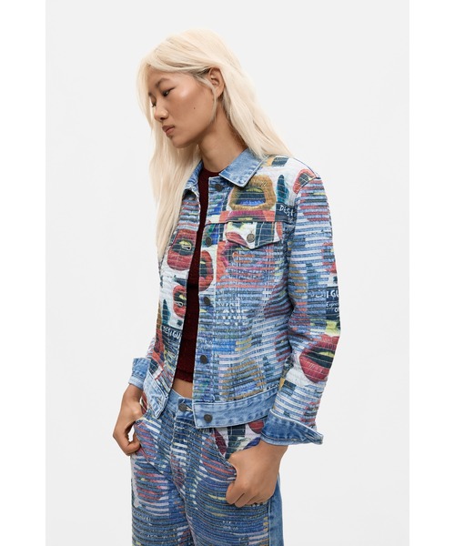 Desigual(デシグアル)の「グラフィティリッププリントデニムジャケット【2026秋冬新作】(デニムジャケット・レディース・ブルー・XS/S/M/L/XL)」の3枚目の写真