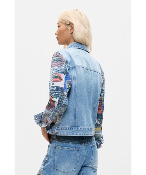 Desigual(デシグアル)の「グラフィティリッププリントデニムジャケット【2026秋冬新作】(デニムジャケット・レディース・ブルー・XS/S/M/L/XL)」の4枚目の写真