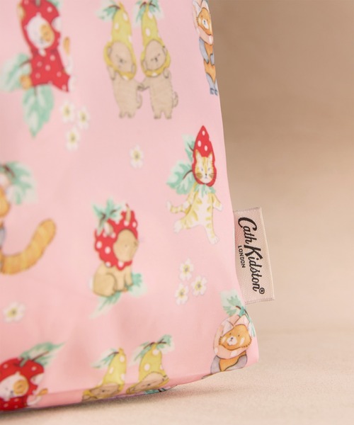 Cath Kidston（キャスキッドソン）の「ミニ フォルダウェイ ショッパー Friendly Fruit（エコバッグ/サブバッグ・レディース・ピンク・FREE）」の2枚目の写真