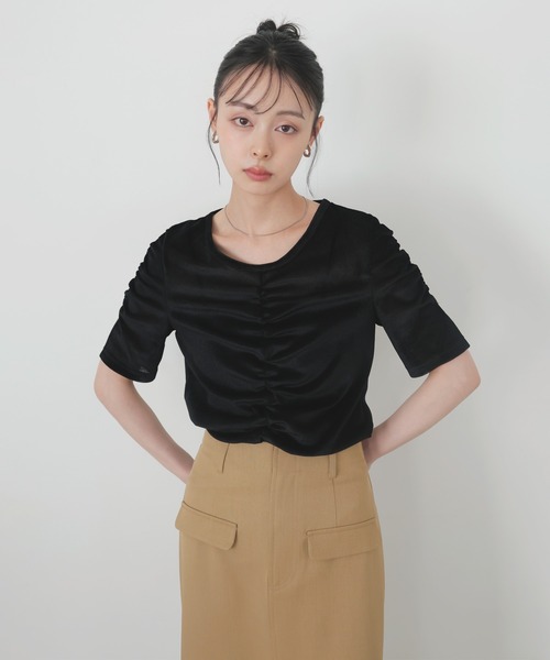 LIAN(リアン)の「シアーベロアシャーリングトップス(Tシャツ/カットソー・レディース・ブラック/ブラウン/オフホワイト/グレー・FREE)」の3枚目の写真