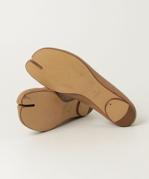 Maison Margiela（メゾンマルジェラ）の「Maison Margiela(メゾンマルジェラ) Tabi カーフスキン バレリーナ（バレエシューズ・レディース・ベージュ・39）」の3枚目の写真