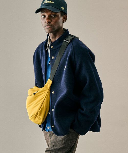 DANTON（ダントン）の「DANTON | ボディバッグ CHEMIN VERT 8.4 UNISEX（ボディバッグ/ウエストポーチ・レディース・マスタード/グレー/ブラック・-）」の7枚目の写真