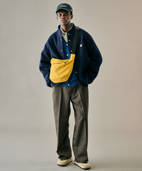 DANTON（ダントン）の「DANTON | ボディバッグ CHEMIN VERT 8.4 UNISEX（ボディバッグ/ウエストポーチ・レディース・マスタード/グレー/ブラック・-）」の6枚目の写真