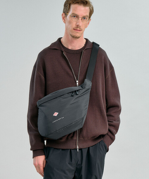 DANTON（ダントン）の「DANTON | ボディバッグ CHEMIN VERT 8.4 UNISEX（ボディバッグ/ウエストポーチ・レディース・マスタード/グレー/ブラック・-）」の5枚目の写真