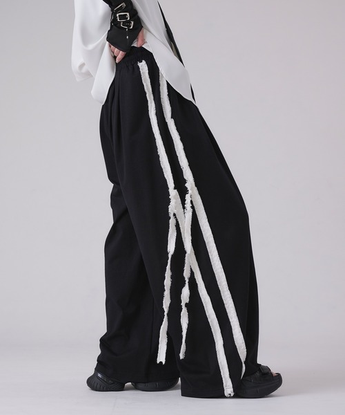狐独(コドク)の「フリンジラインワイドパンツ/SETUP対応(その他パンツ・メンズ・ライトブルー/ブラック・SMALL/MEDIUM/LARGE)」の1枚目の写真