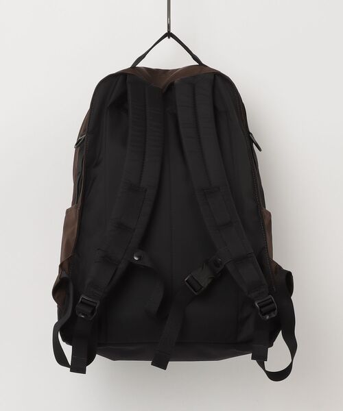 GREGORY(グレゴリー)の「キャンパスデイL CAMPUS DAY L ウォルナットブラウン(バックパック/リュック・メンズ・ブラウン系・-)」の2枚目の写真