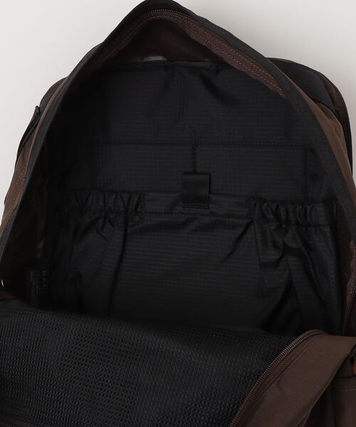 GREGORY(グレゴリー)の「キャンパスデイL CAMPUS DAY L ウォルナットブラウン(バックパック/リュック・メンズ・ブラウン系・-)」の4枚目の写真