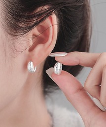 ツイスト螺旋サークル シンプル立体小ぶりレディースピアス