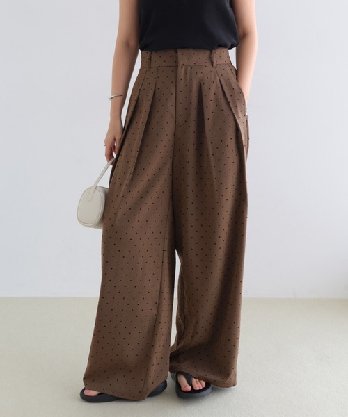 andme(アンドミー)の「2タックロングワイドパンツ【無地/ドット】(その他パンツ・レディース・グレイッシュベージュ/ブラウン/ブラック/ブラウン系その他/ブラック系その他・M/L)」の22枚目の写真