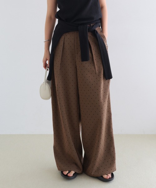 andme(アンドミー)の「2タックロングワイドパンツ【無地/ドット】(その他パンツ・レディース・グレイッシュベージュ/ブラウン/ブラック/ブラウン系その他/ブラック系その他・M/L)」の12枚目の写真