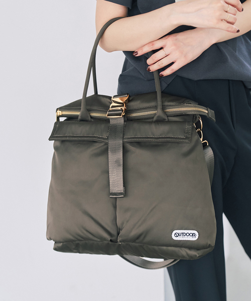 Spick & Span（スピックアンドスパン）の「《別注 / 追加》OUTDOOR PRODUCTS HELMET BAG*（トートバッグ・レディース・カーキ/ブラック・FREE）」の18枚目の写真