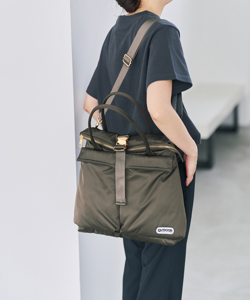 Spick & Span（スピックアンドスパン）の「《別注 / 追加》OUTDOOR PRODUCTS HELMET BAG*（トートバッグ・レディース・カーキ/ブラック・FREE）」の21枚目の写真