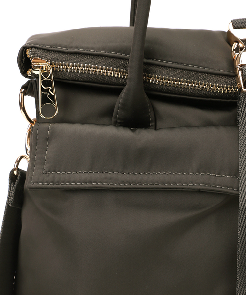 Spick & Span（スピックアンドスパン）の「《別注 / 追加》OUTDOOR PRODUCTS HELMET BAG*（トートバッグ・レディース・カーキ/ブラック・FREE）」の5枚目の写真