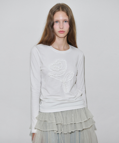 SINOON(シヌーン)の「Rose Frill Long Sleeve (Cream)(Tシャツ/カットソー・レディース・Cream・SMALL/MEDIUM)」の1枚目の写真