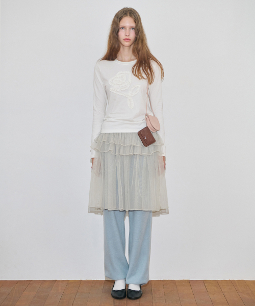 SINOON(シヌーン)の「Rose Frill Long Sleeve (Cream)(Tシャツ/カットソー・レディース・Cream・SMALL/MEDIUM)」の4枚目の写真