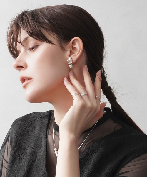 MAYGLOBE（メイグローブ）の「Emilia エミリア（ピアス（両耳用）・レディース・シルバー/ゴールド・FREE）」の7枚目の写真