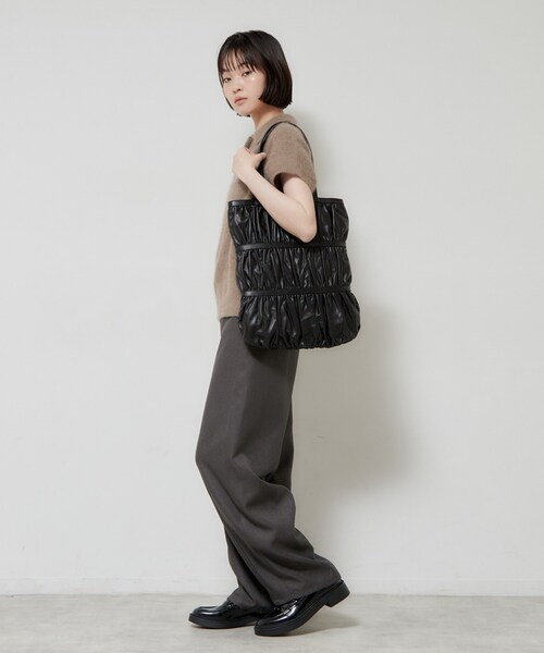 HIROKO HAYASHI(ヒロコハヤシ)の「CRESPA(クレスパ)トートバッグ(トートバッグ・レディース・ブラック・00)」の3枚目の写真