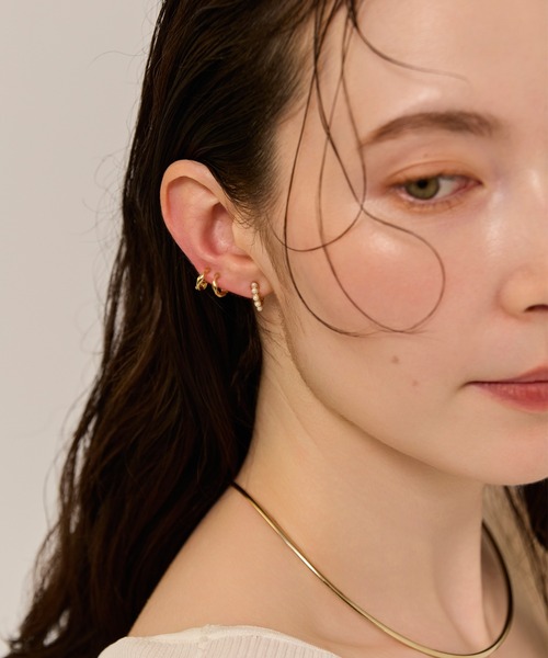 Phoebe(フィービィー)の「【金属アレルギー対応】パールラインスナップイヤリング/ニッケルフリー 小ぶりフープ 結婚式二次会 お呼ばれ ピアス見え(イヤリング・レディース・イエローゴールド/シルバー/シャンパン・FREE)」の11枚目の写真