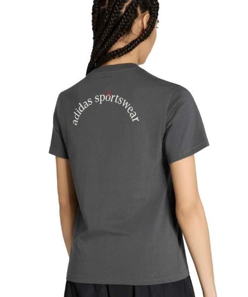adidas(アディダス)の「adidas アディダス エンブロイダリー パック レギュラー グラフィックTシャツ(Tシャツ/カットソー・レディース・ブラウン/ダークグレー・S/M/L/XL)」の7枚目の写真