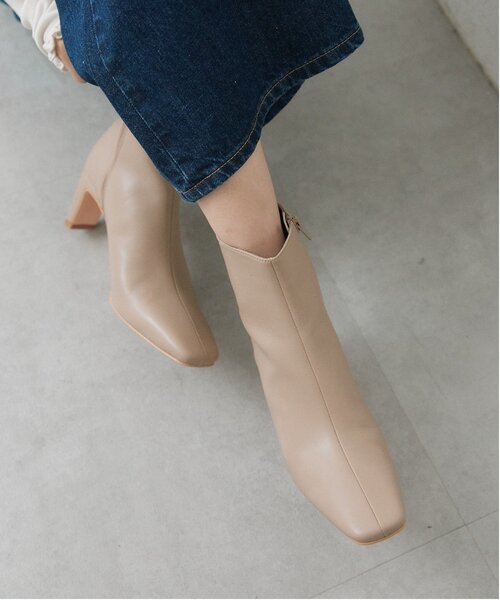 RIVE DROITE(リヴドロワ)の「【6.5cmヒール】ヒールショートブーツ(ブーツ・レディース・ライトベージュ/ブラック・LARGE/SMALL/MEDIUM)」の1枚目の写真