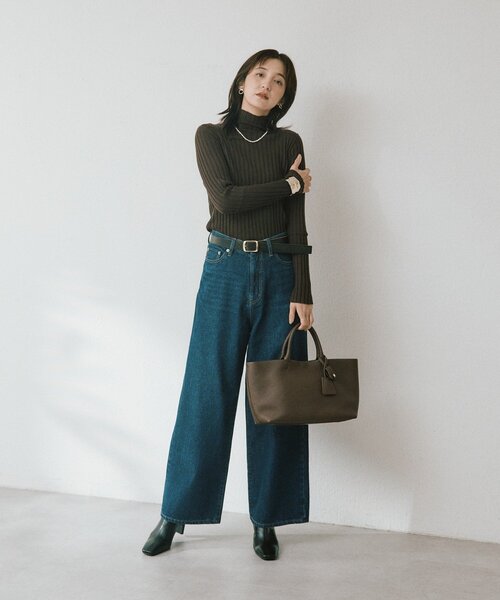 RIVE DROITE(リヴドロワ)の「【6.5cmヒール】ヒールショートブーツ(ブーツ・レディース・ライトベージュ/ブラック・LARGE/SMALL/MEDIUM)」の14枚目の写真