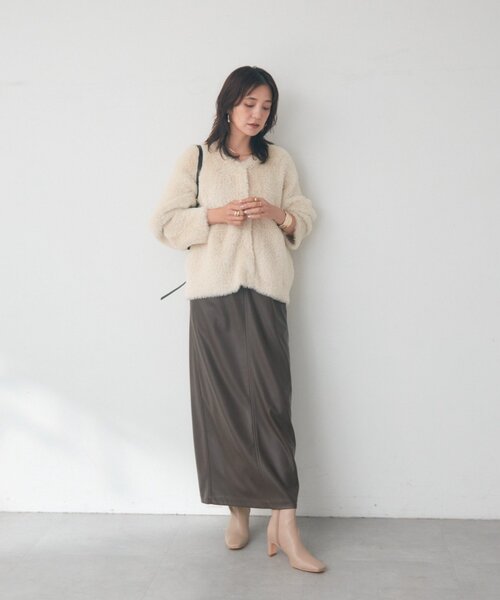 RIVE DROITE(リヴドロワ)の「【6.5cmヒール】ヒールショートブーツ(ブーツ・レディース・ライトベージュ/ブラック・LARGE/SMALL/MEDIUM)」の6枚目の写真
