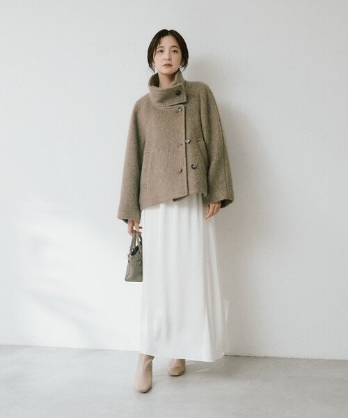 RIVE DROITE(リヴドロワ)の「【6.5cmヒール】ヒールショートブーツ(ブーツ・レディース・ライトベージュ/ブラック・LARGE/SMALL/MEDIUM)」の4枚目の写真