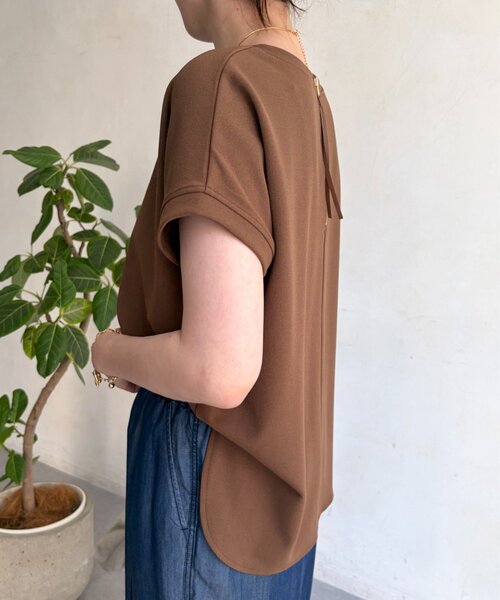 Jena espace merveilleux(ジェナ エスパスメルヴェイユ)の「ジョーゼットカットソー(Tシャツ/カットソー・レディース・ブラック/アイボリー/ブラウン・FREE)」の4枚目の写真