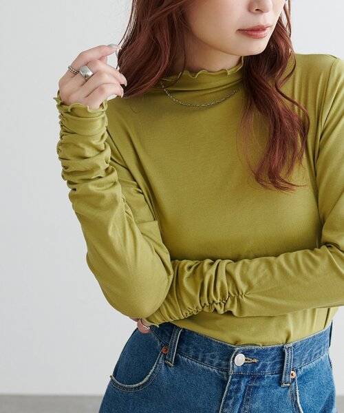 DISCOAT(ディスコート)の「【WEB限定】袖口シャーリングシアーメロートップス(Tシャツ/カットソー・レディース・グリーン系/アイボリー/ブラック/ブラウン・FREE)」の1枚目の写真